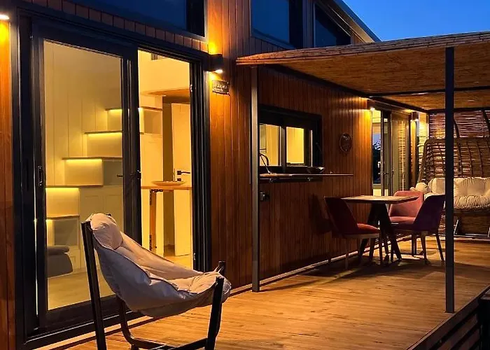 ホテル Tiny ダッチャ