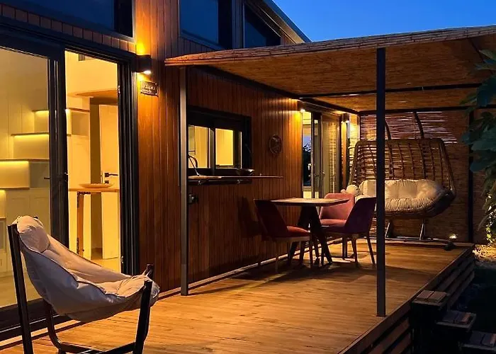 ホテル Tiny ダッチャ